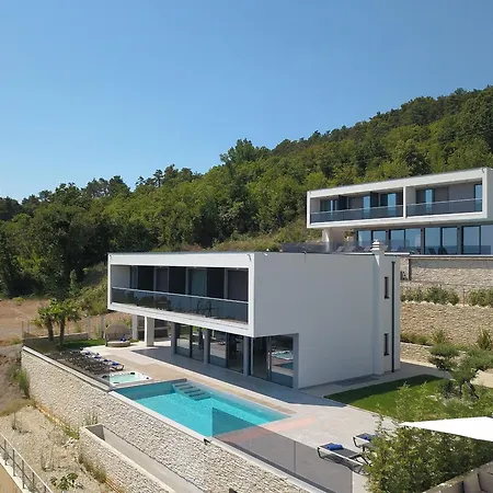 Noble Opatija Riviera By Irundo فيلة