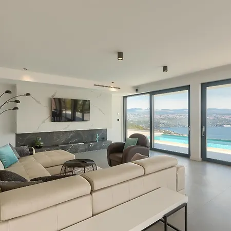 Noble Opatija Riviera By Irundo فيلة Veprinac