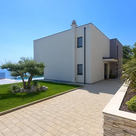 Noble Opatija Riviera By Irundo فيلة